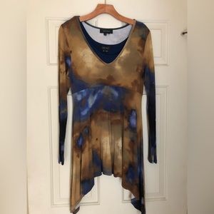 Women’s Karen Kane tunic top set.